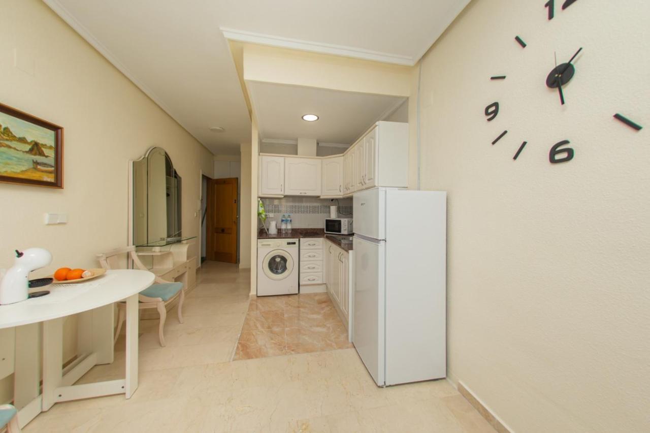 Студия На Белоснежном Пляже Los Locos Torrevieja Luaran gambar